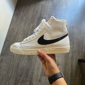 Nike Blazer Mid '77